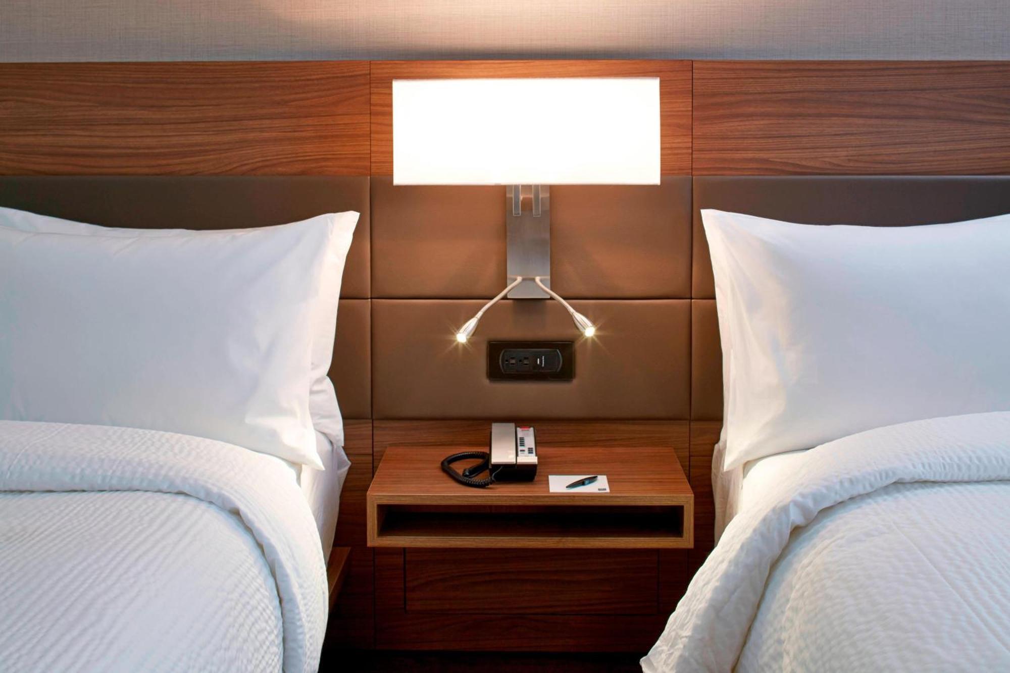 Ac By Marriott Buckhead At Phipps Plaza